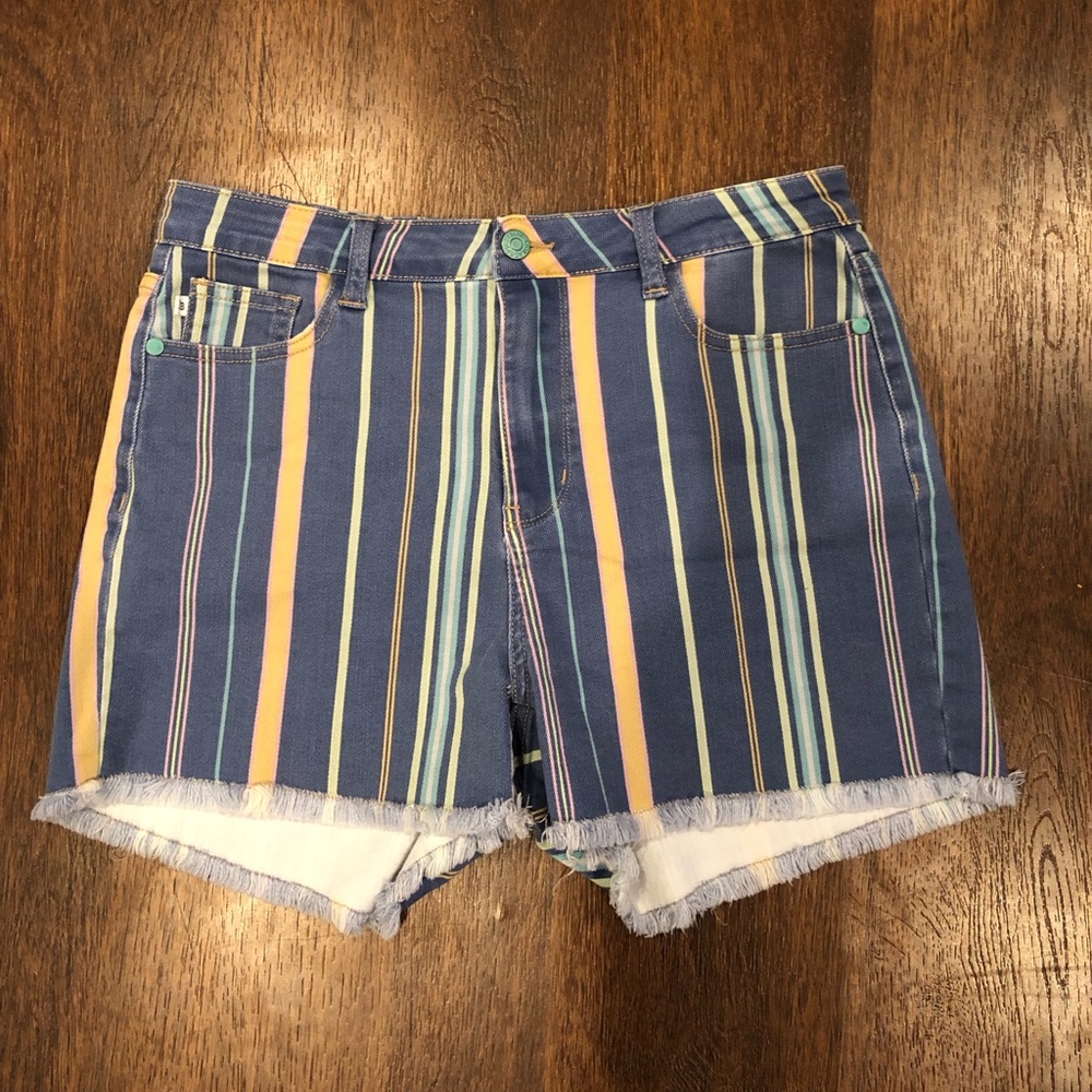 Judy Blue Peach Sunrise Striped Denim Shorts Size Large Fray Hem
